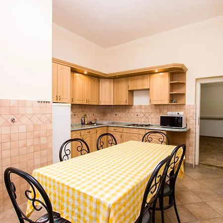 Jarja Panzio 3*