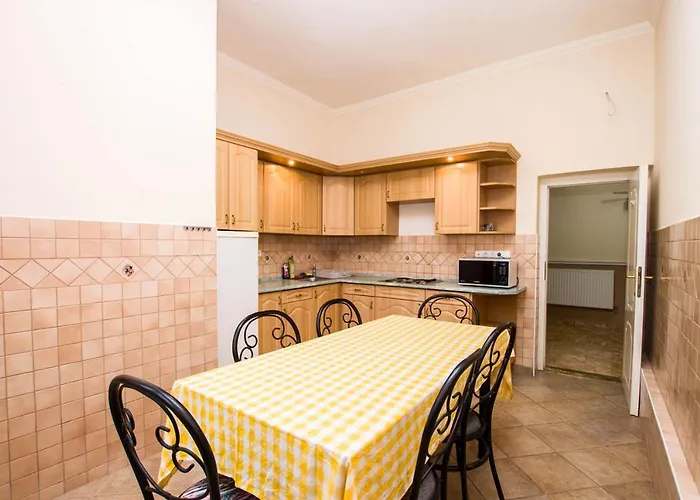 Jarja Panzio 3*